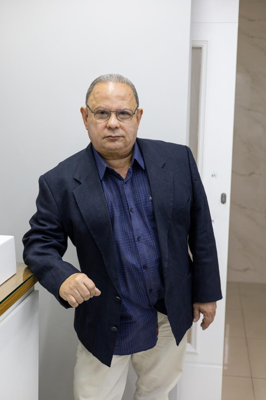 Dr. Nestor Freire